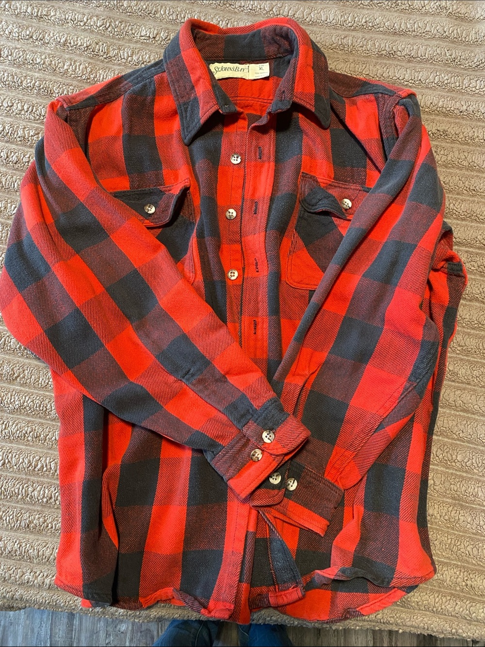 Red & Black Buffalo Plaid Men's Shirt